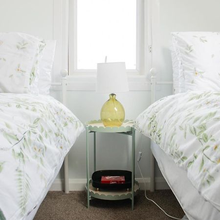 B'S Place Guest House Пейнтън Екстериор снимка