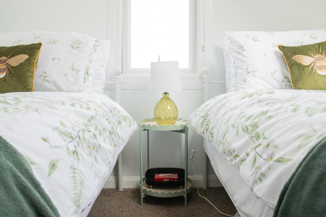 B'S Place Guest House Пейнтън Екстериор снимка