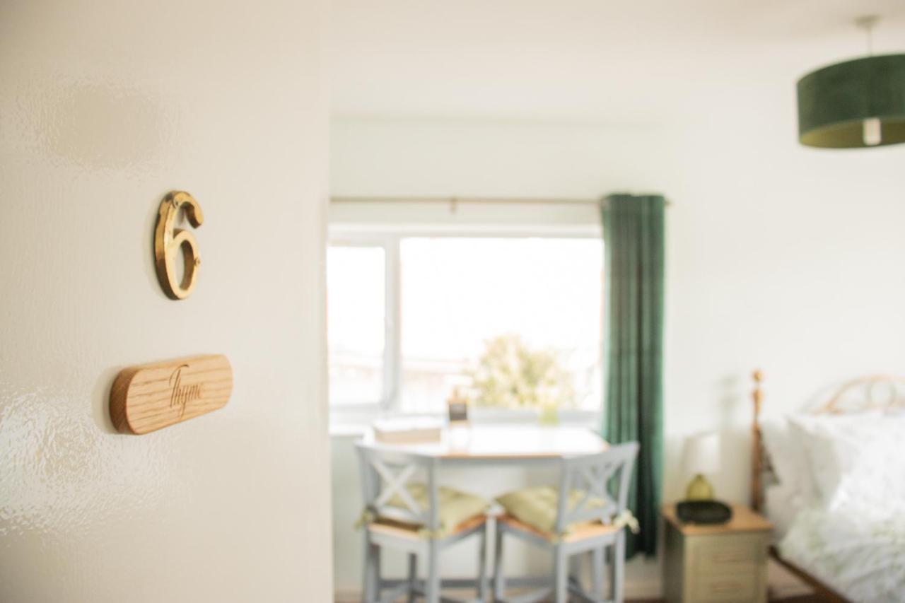 B'S Place Guest House Пейнтън Екстериор снимка
