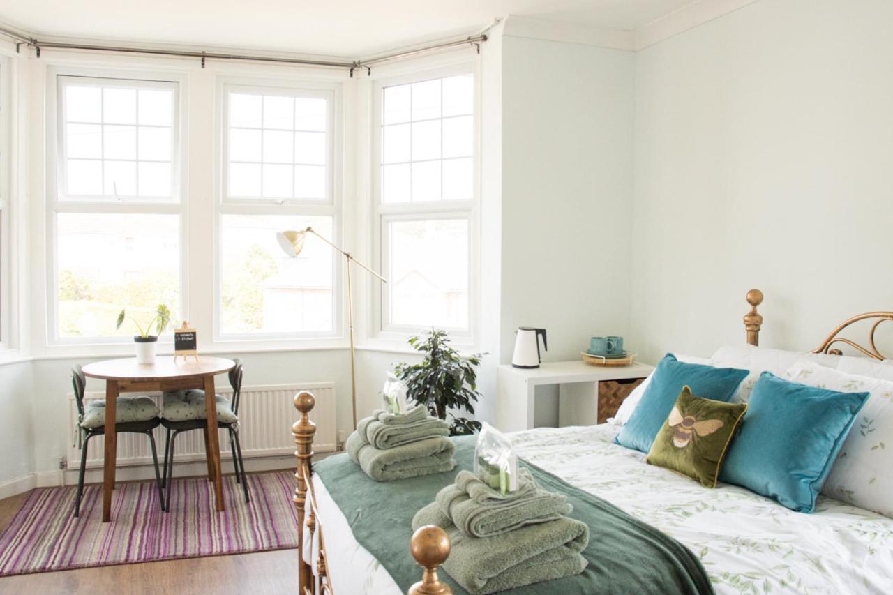 B'S Place Guest House Пейнтън Екстериор снимка