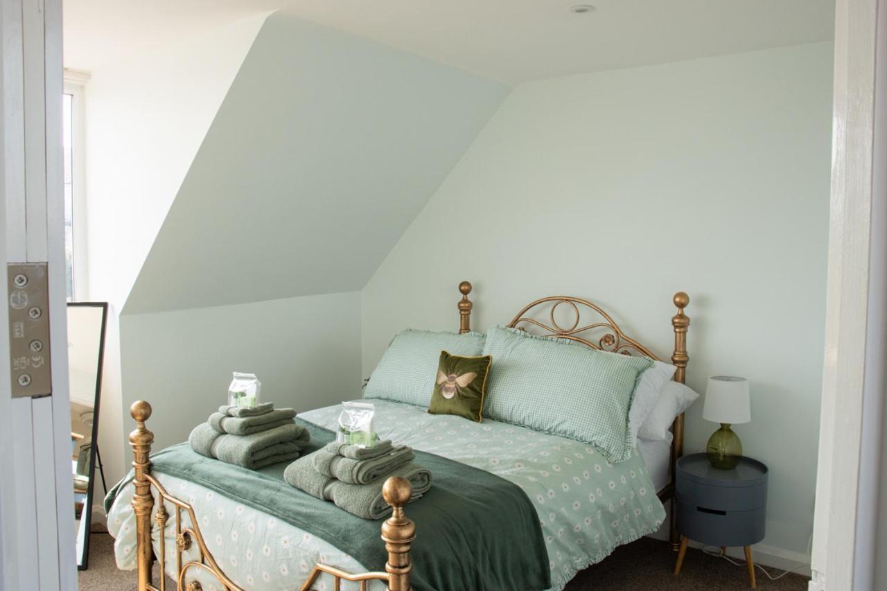 B'S Place Guest House Пейнтън Екстериор снимка