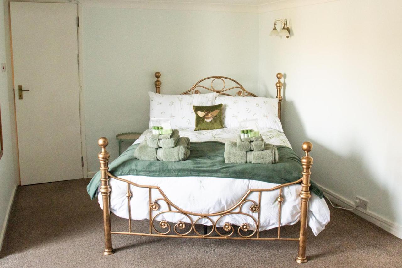 B'S Place Guest House Пейнтън Екстериор снимка